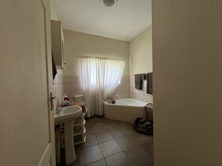 3 Bedroom Property for Sale in Protea Park North West